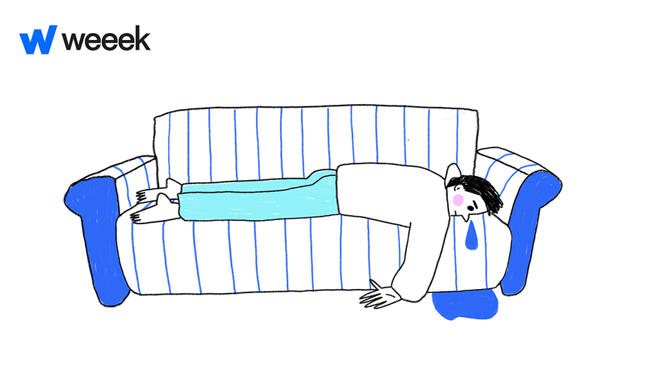 Выгоревший человек на диване